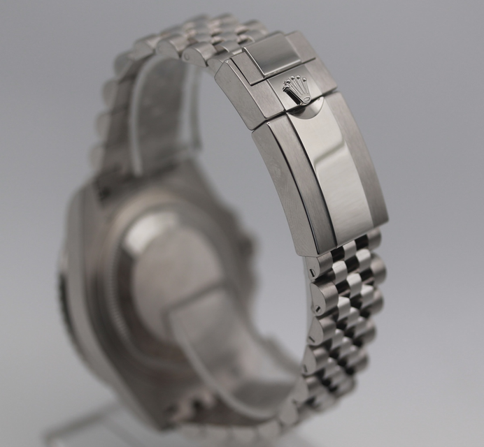 Rolex GMT Master II 126710 GRNR Image 4